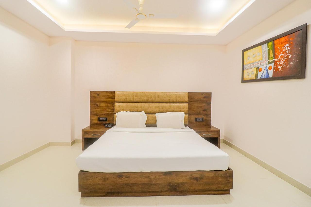 Fabhotel Mid Town Grand بانتشكولا المظهر الخارجي الصورة