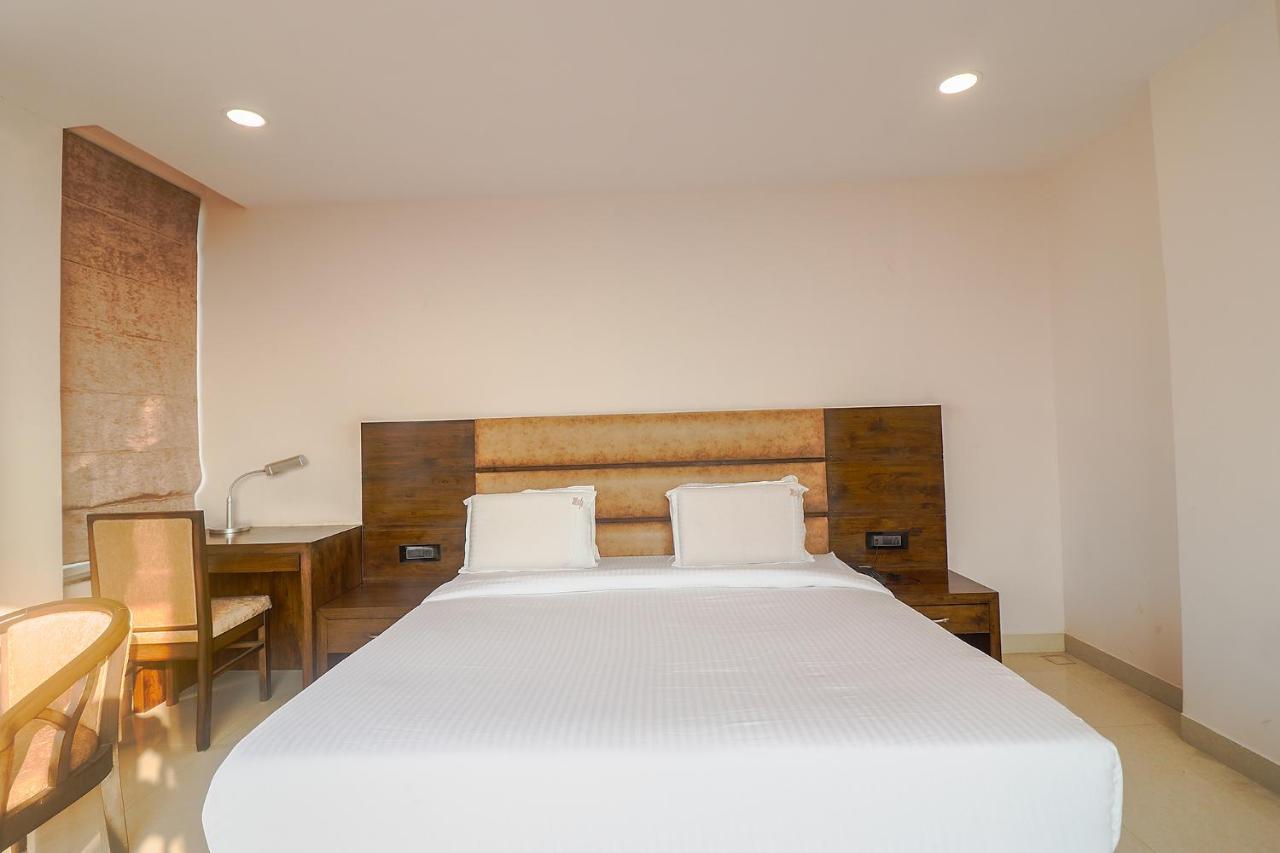 Fabhotel Mid Town Grand بانتشكولا المظهر الخارجي الصورة