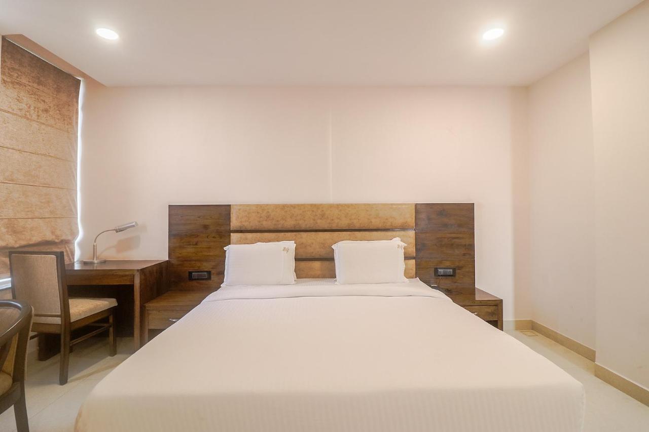 Fabhotel Mid Town Grand بانتشكولا المظهر الخارجي الصورة