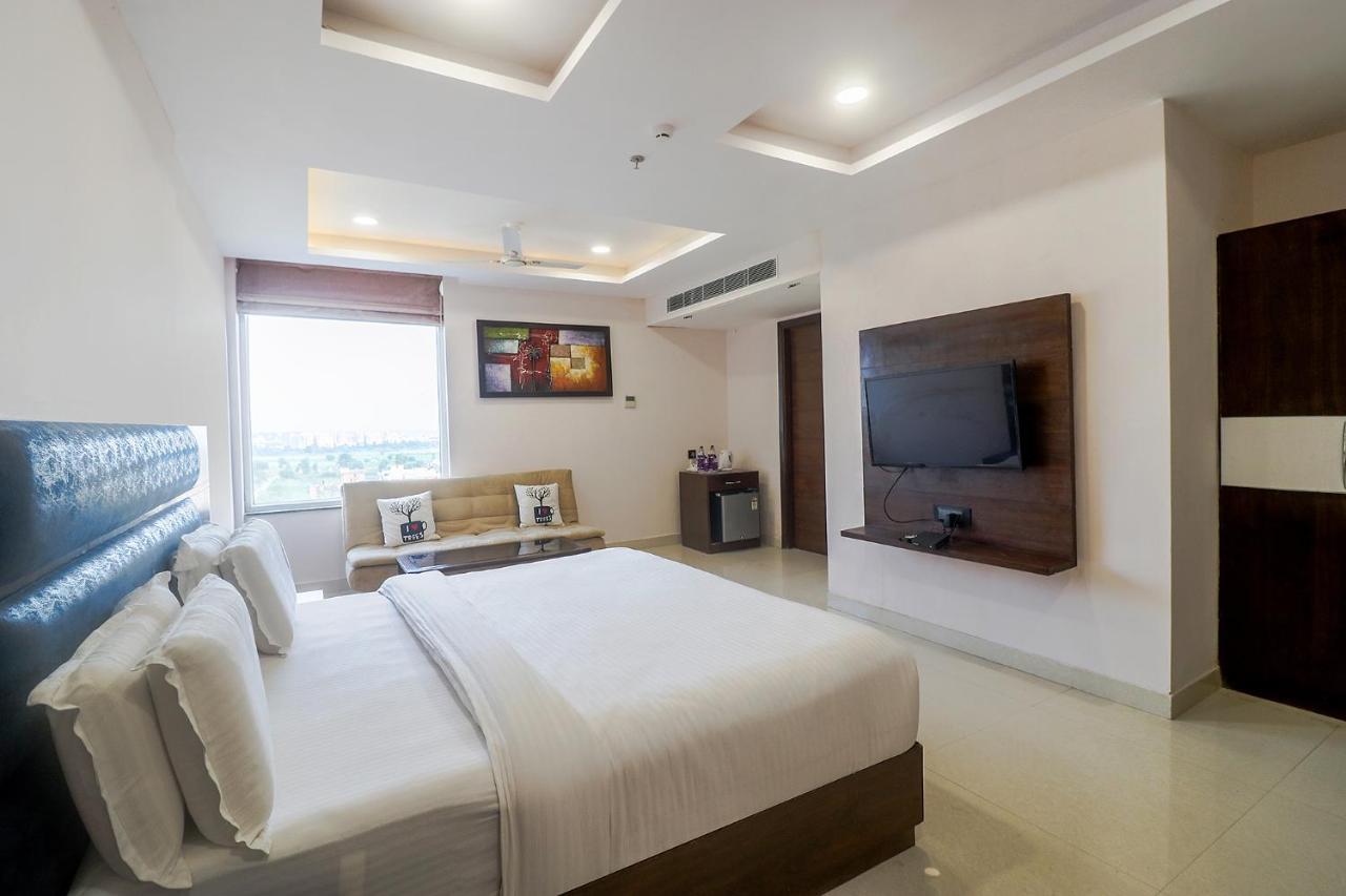 Fabhotel Mid Town Grand بانتشكولا المظهر الخارجي الصورة