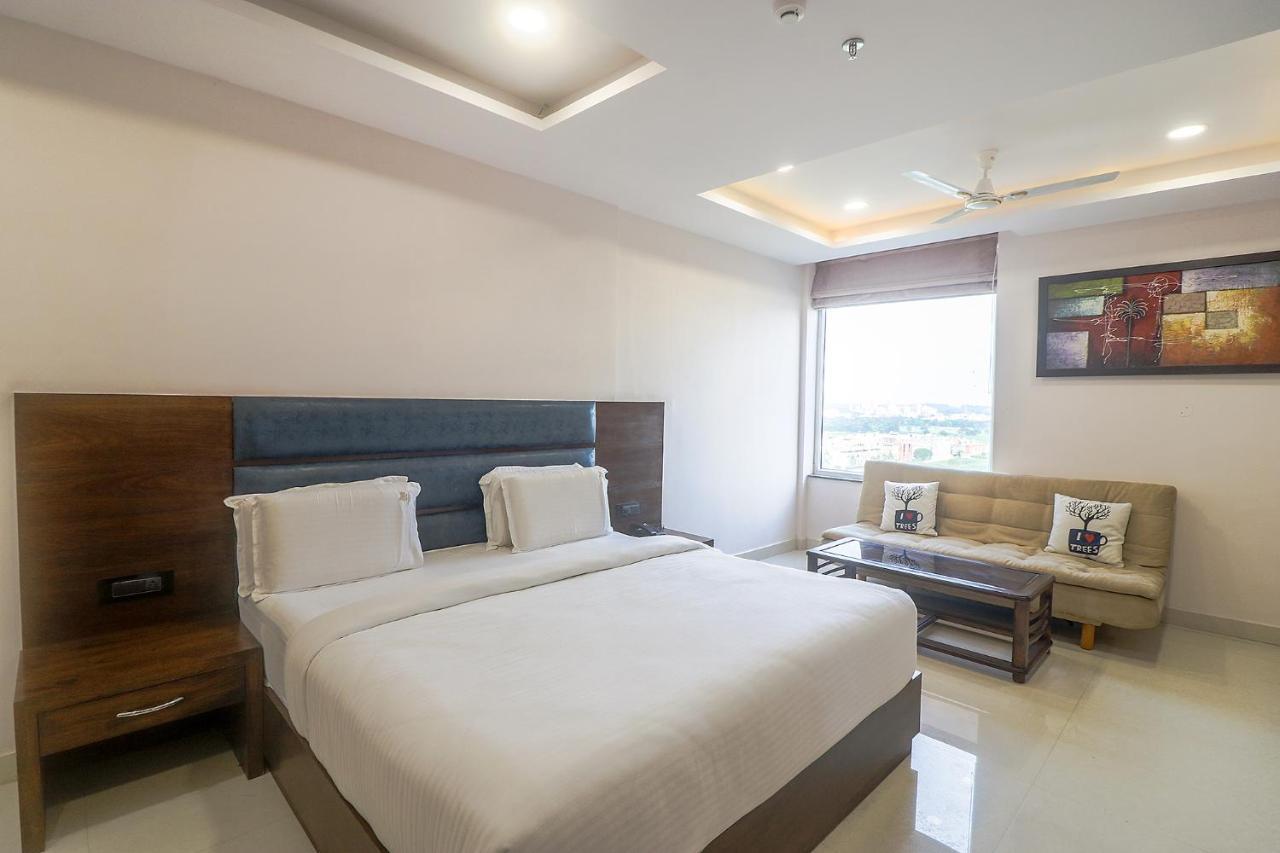 Fabhotel Mid Town Grand بانتشكولا المظهر الخارجي الصورة
