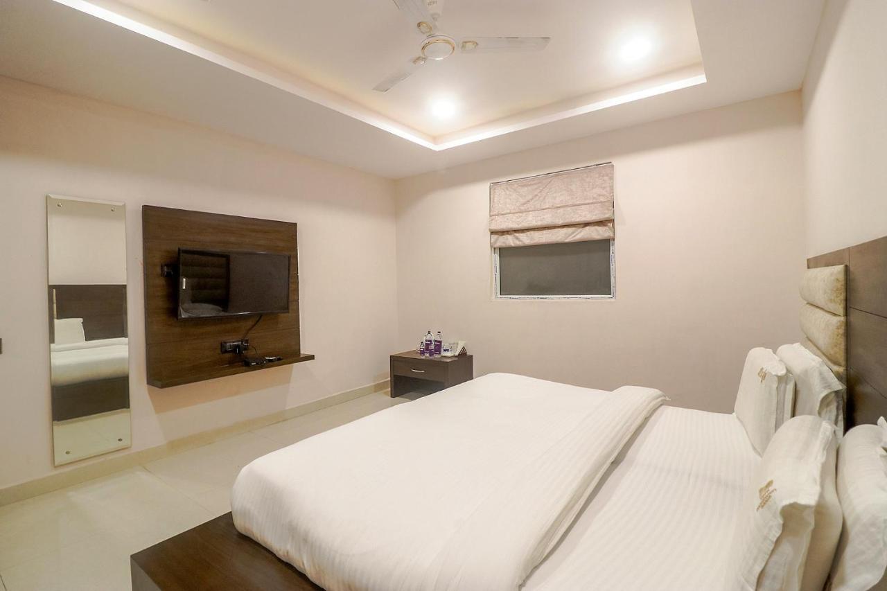 Fabhotel Mid Town Grand بانتشكولا المظهر الخارجي الصورة