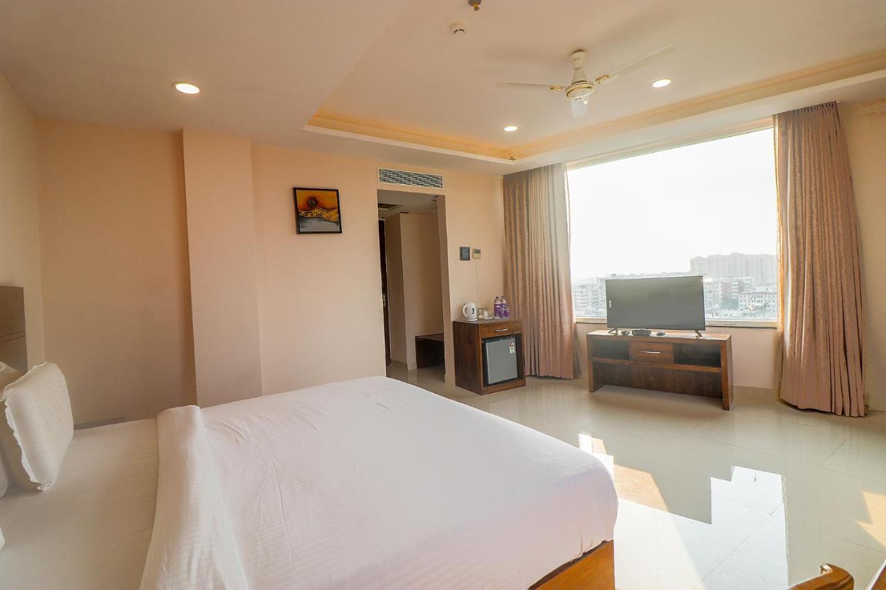 Fabhotel Mid Town Grand بانتشكولا المظهر الخارجي الصورة