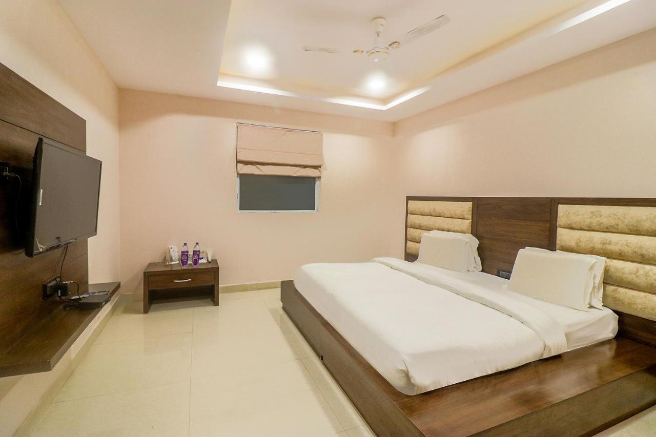Fabhotel Mid Town Grand بانتشكولا المظهر الخارجي الصورة